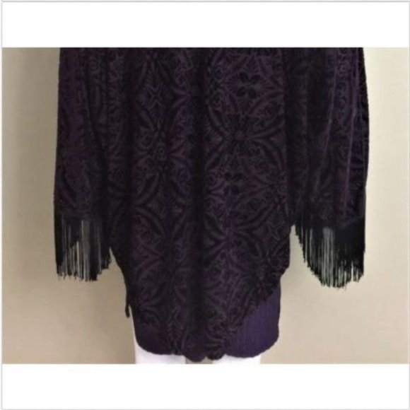 Cache Purple Over Wrap Black Fringe Shawl Topper NWOT Size Medium / Large NWOT - Picture 5 of 8